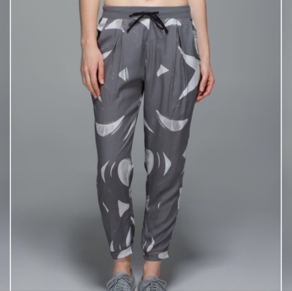 Lululemon Back Spin Stroke White Slate / Slate

 City Jogger Size M